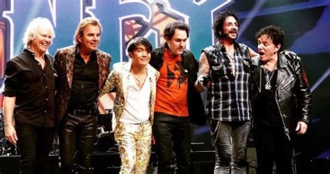 did arnel pineda leave journey.